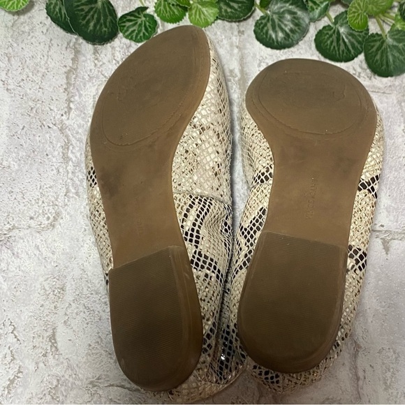 Vince Camuto Leather Snake Skin Patterned Slip On Flats Size 7.5 M - Picture 6 of 6